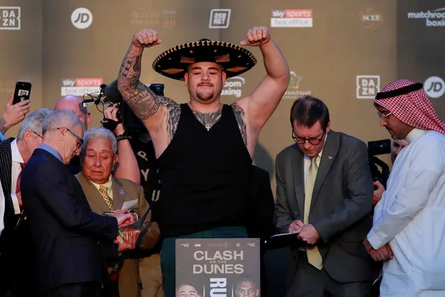 Andy Ruiz le pone color al pesaje