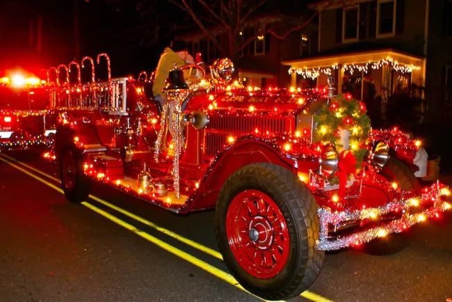 Invitan a Desfile Navideño de Luces