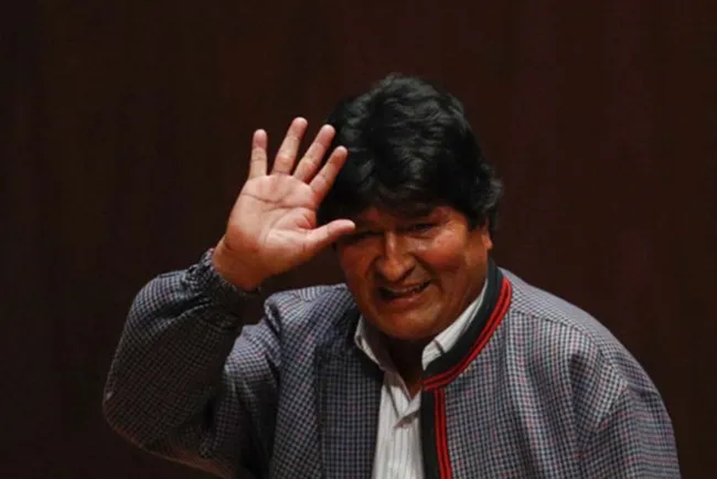 Evo Morales abandona México en vuelo comercial rumbo a Cuba
