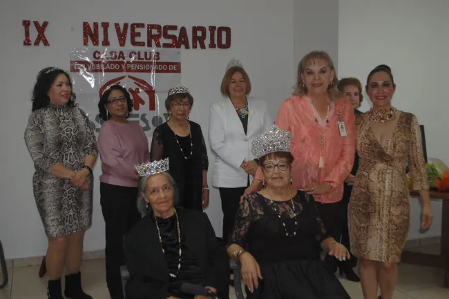 Disfrutan pensionados un gran día