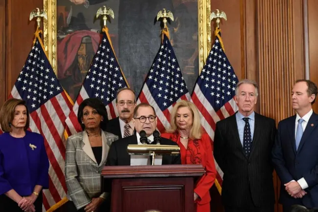 Abuso de poder y obstrucción, así van demócratas contra Trump