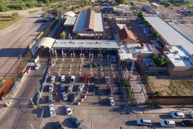 Modernizarán garita de Douglas