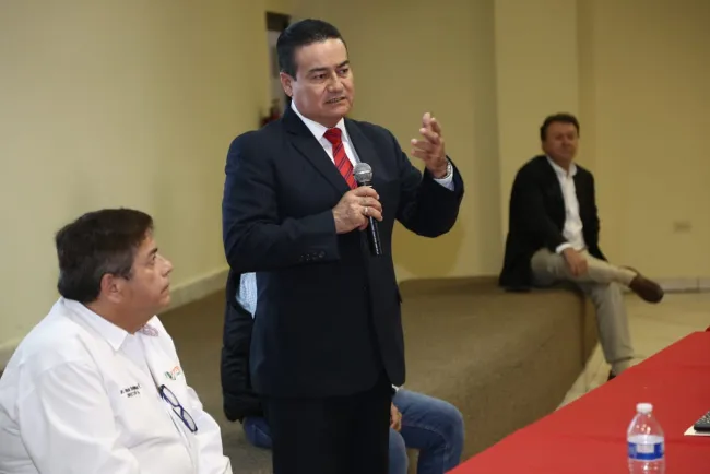 Atestigua Víctor Guerrero informe de actividades de director de Cecyte Sonora