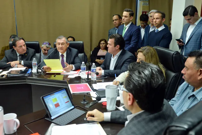 Es presupuesto fiscalmente responsable: Raúl Navarro