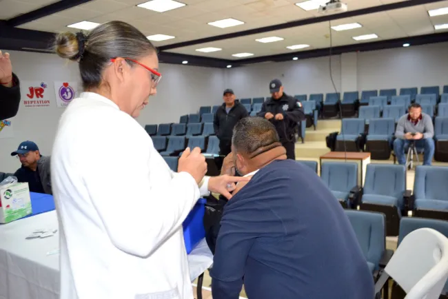 Inmunizan a agentes municipales