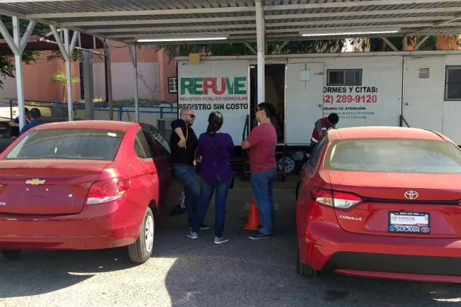 Acuden sonorenses a registrar sus autos