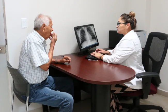 Detallan síntomas de la neumonía