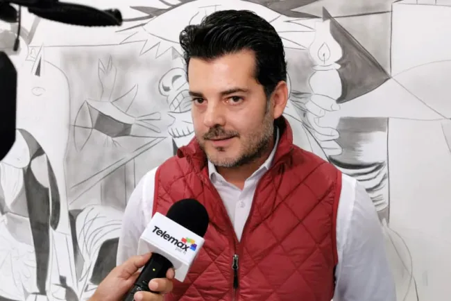 Cumple Alcalde a trabajadores