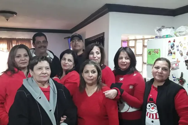 Reciben el Año Nuevo en familia