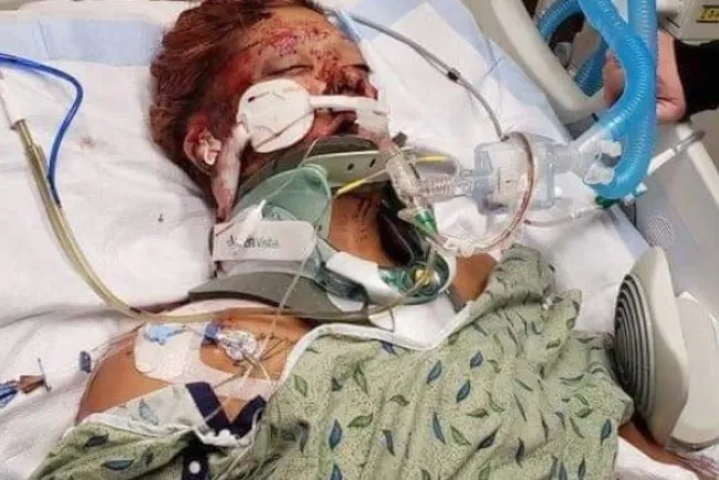 Acusan a policías de violación