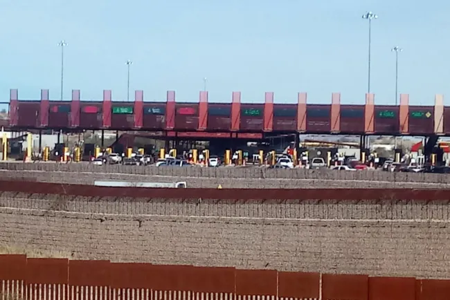 Amplían horario en Garita Mariposa