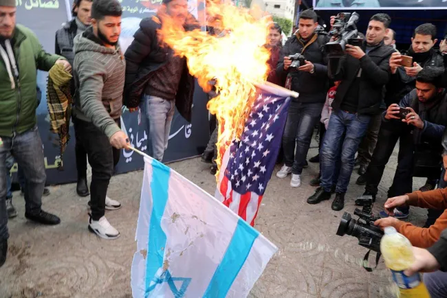 'La venganza está en camino', así honran a general iraní