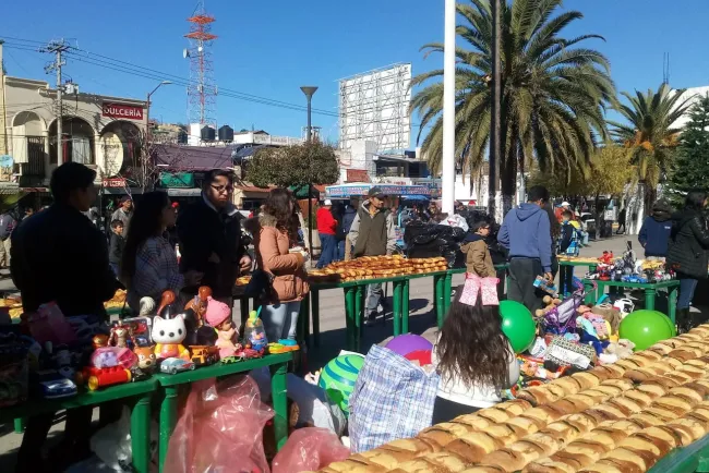 Degustan la Rosca de Reyes