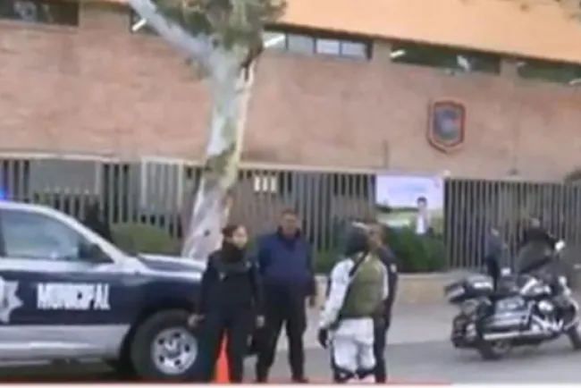 Hiere a 5 compañeros y mata su maestra para después suicidarse en Torreón