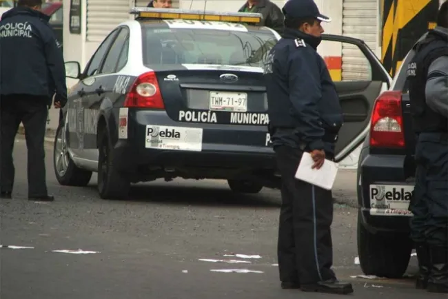 Chofer de microbús arrolla y mata a su suegra por error