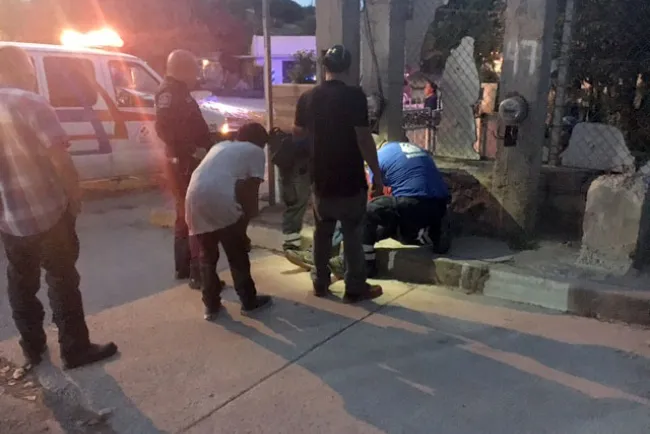 Recibe hachazos por robar naranjas