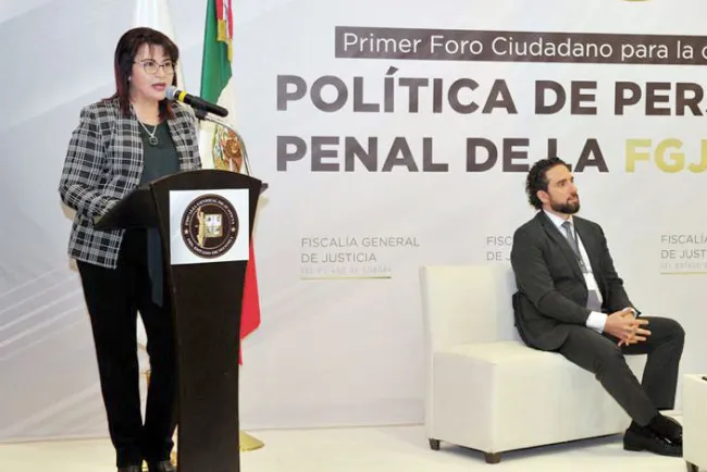Participan en política de persecución