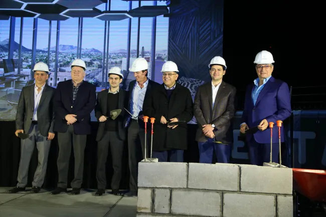 Inician construcción de importante obra