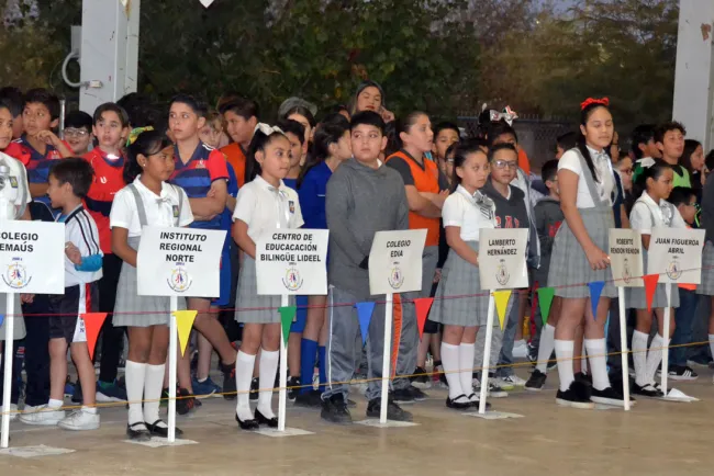 Participan alumnos en Olimpiada Deportiva