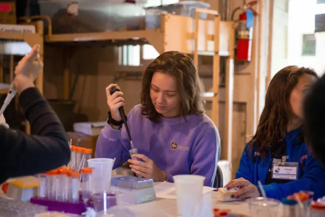 Anuncian programa estudiantil