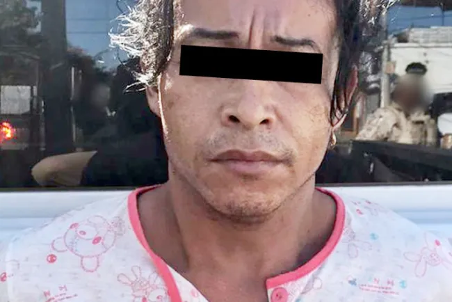 Detienen a tres en cateo domiciliario