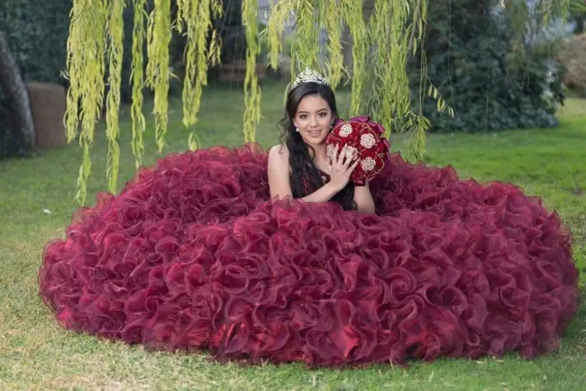 Hannia celebra sus XV años