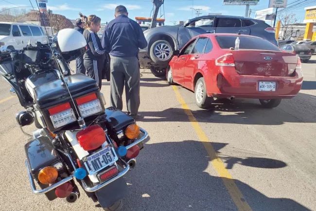 Deja accidente tres lesionados