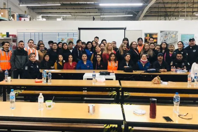 Previenen sobre el uso de drogas a trabajadores