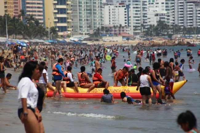 Rechazan pérdidas en turismo por dar fin a ‘puentes’