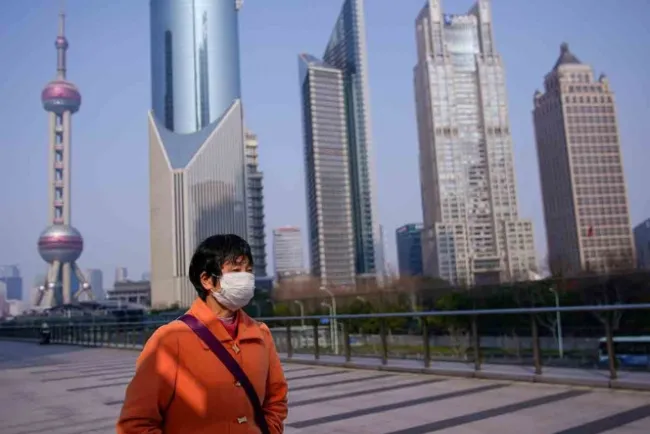 Hay 28 mil 60 casos y 564 muertos por coronavirus en China: OMS