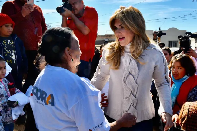 Mejora Gobernadora imagen de parques y viviendas con “Pintemos Sonora”