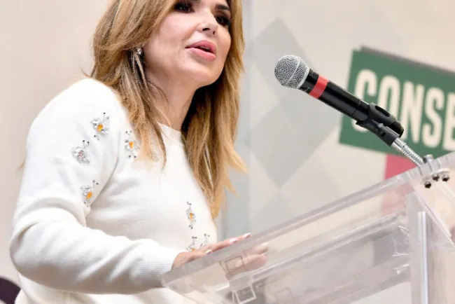 Preside Gobernadora reunión con priístas