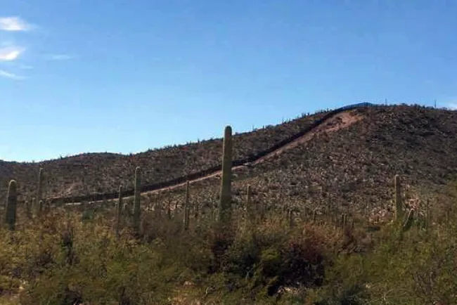 Inician detonaciones por el muro