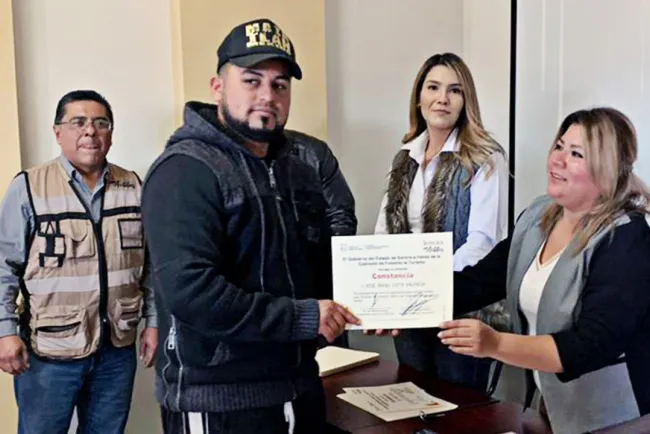 Certifican a trabajadores del volante con un taller