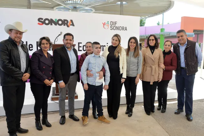 Entregan apoyos a discapacitados