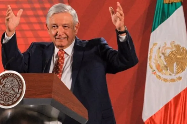 Estoy a favor de las mujeres y en contra del machismo: AMLO
