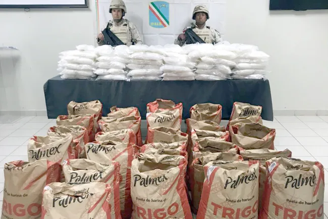 Decomisan cien kilos de metanfetamina