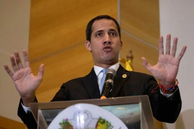 Nuevo llamado de Guaidó a militares para derrocar a Maduro