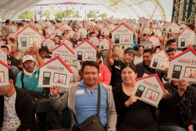 No habrá desalojos por adeudos al Infonavit: López Obrador