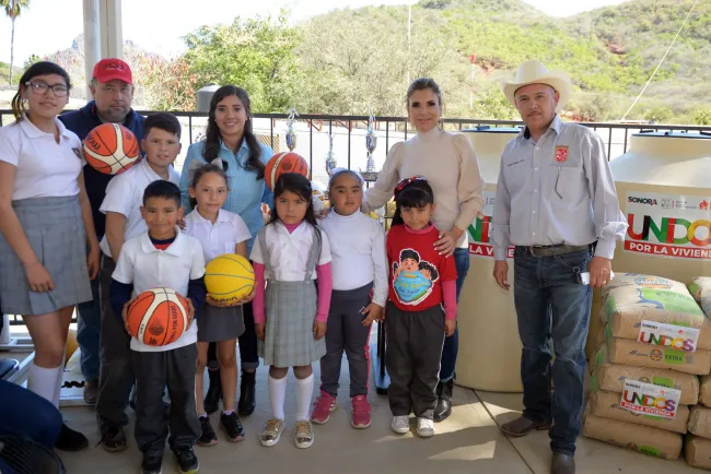 Entrega Gobernadora más apoyos en la Sierra