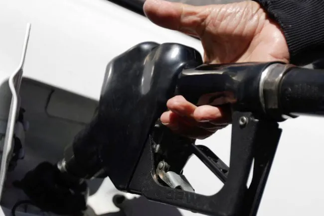 Aumentarán impuesto a la gasolina