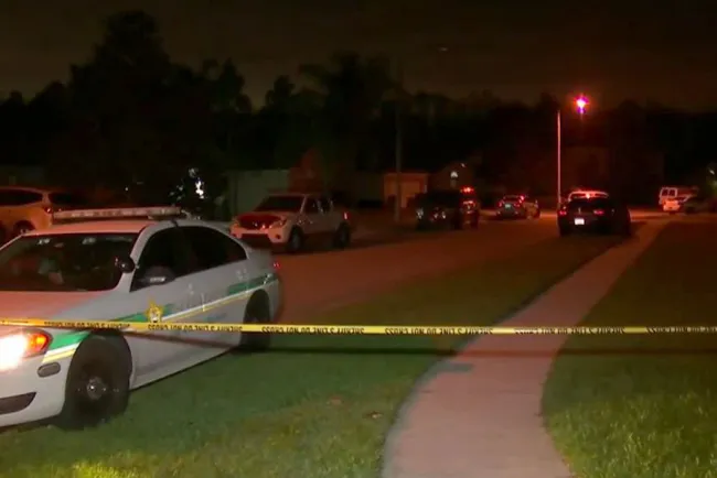 Asesina agente ICE a familia y se suicida