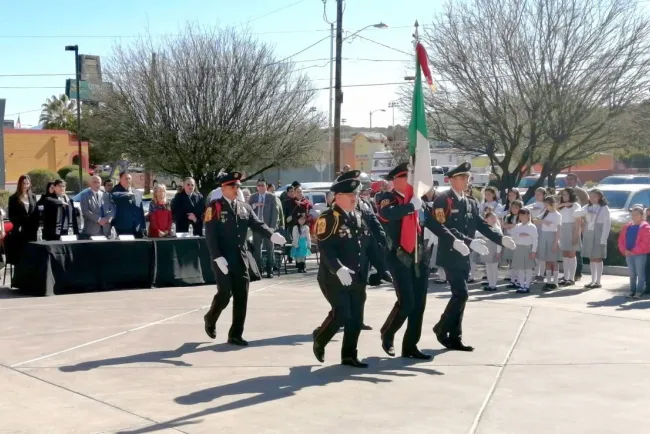 Celebra Consulado Lábaro Patrio