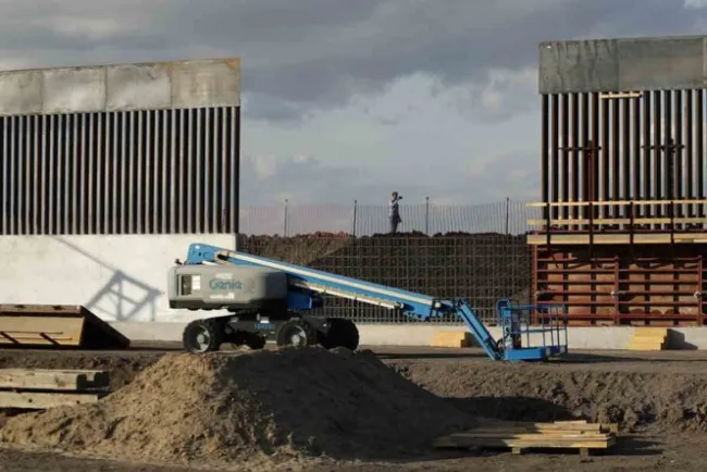 Impiden a Trump usar fondos militares para construir muro