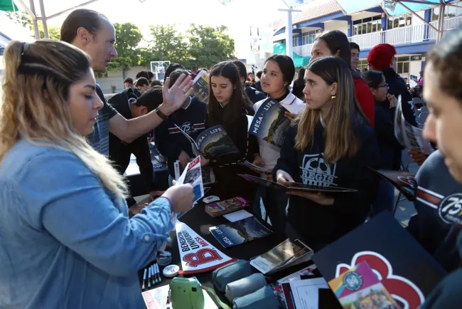 Acerca SEC educación a los sonorenses