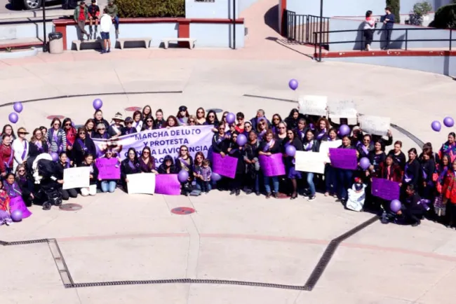 Realizan marcha contra la violencia hacia mujeres y niñas