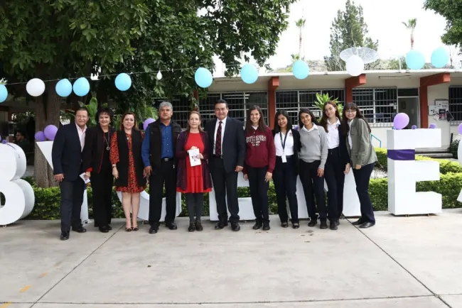 Celebran Aniversario de la Escuela Normal