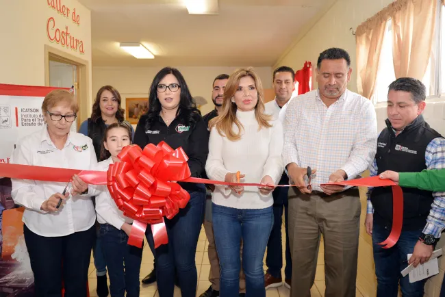 Realiza Gobernadora gira 389 por Sonora