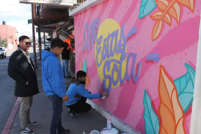 Continúa elaboración de murales en la ciudad