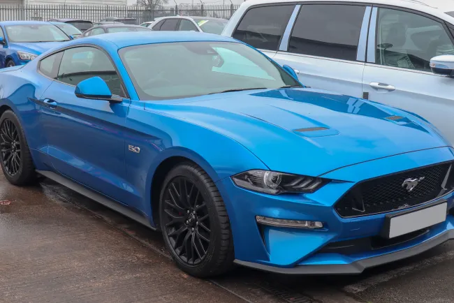 Traía vehículo robado a México